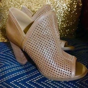 Lucky Brand Tan bootie